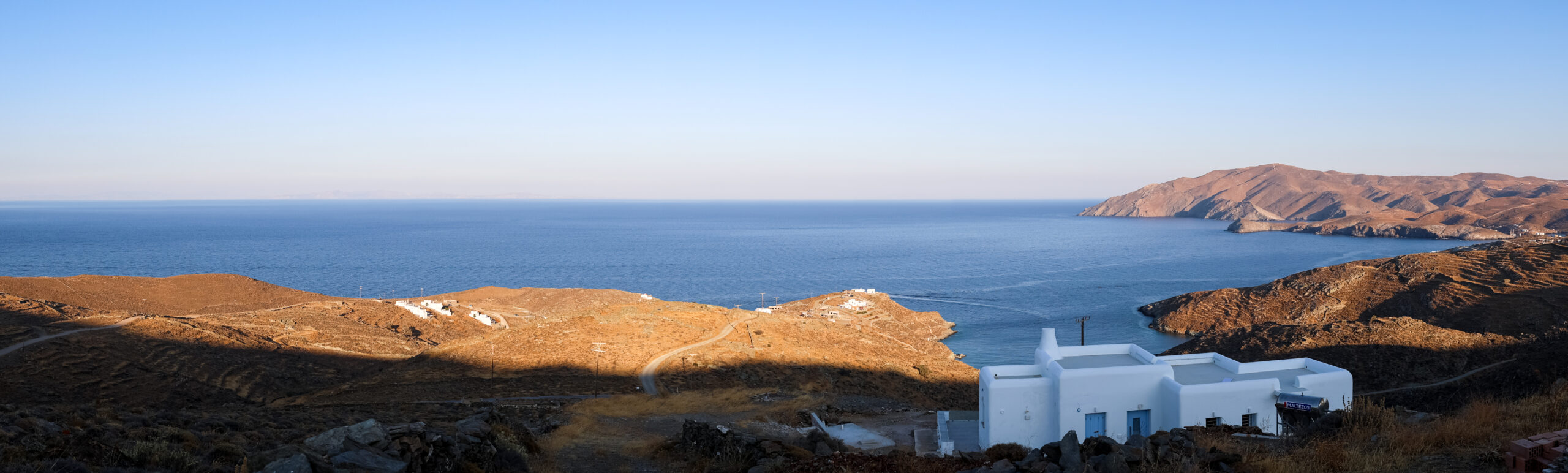 White Cycladic villa overlooking the coastline of Kythnos