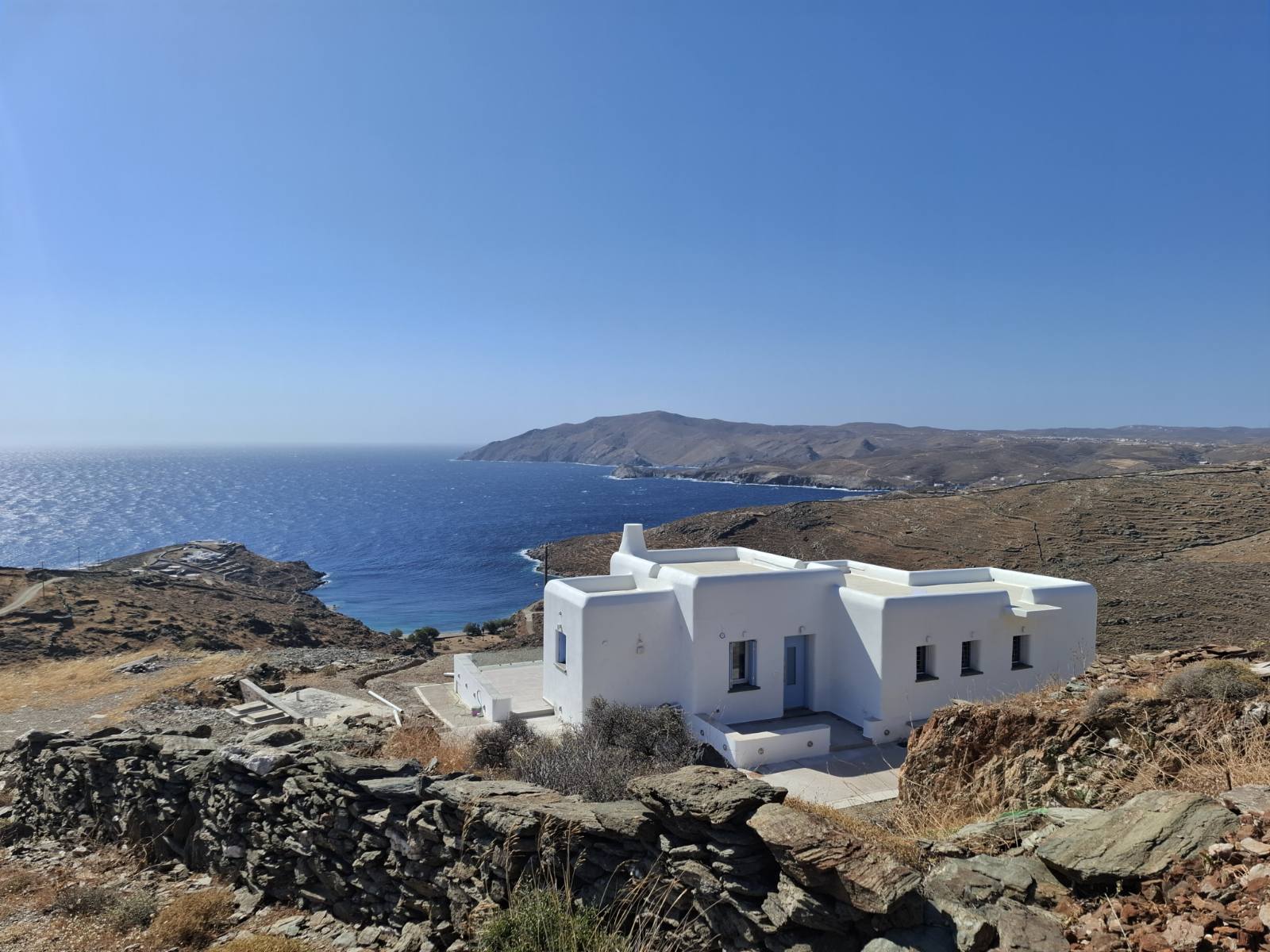 Villa Manesi set in an elevated position with panoramic sea views