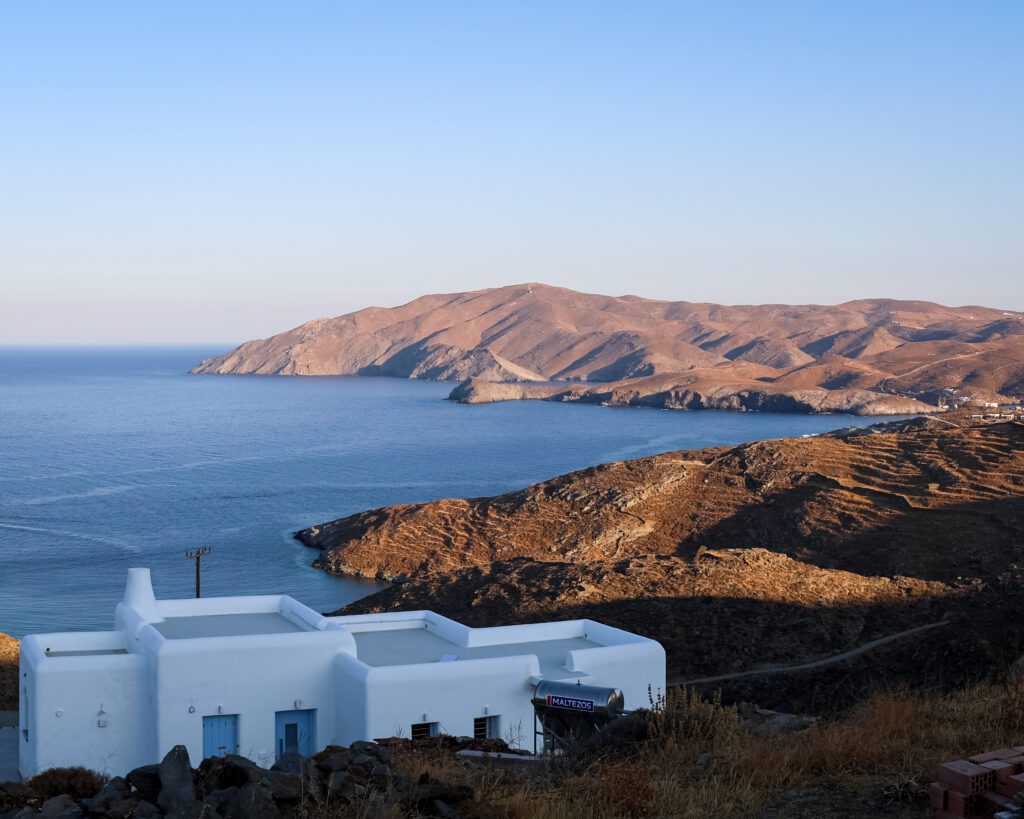 Sea view villa overlooking the Aegean coastline of Kythnos